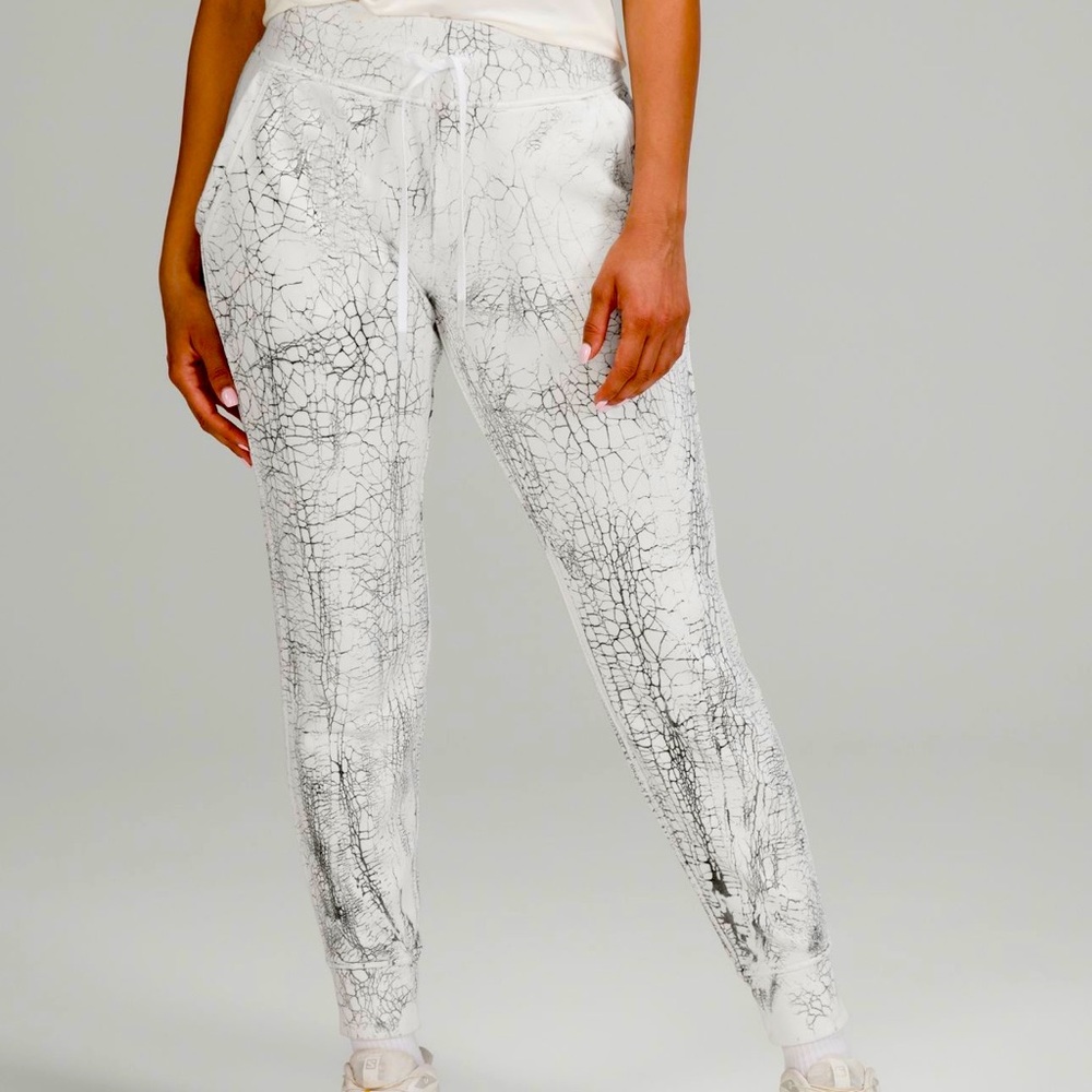 Lululemon Warm Down Jogger 7/8 length- Sz 10